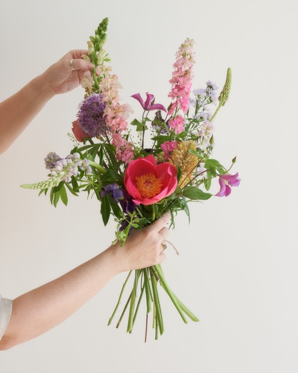 Outdoor Hand-Tied Bouquet Workshop at Fen Court